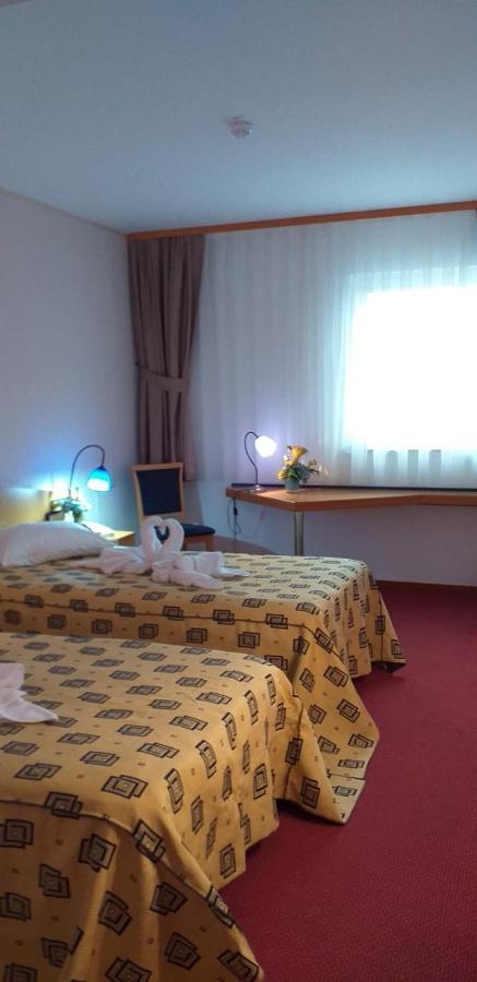 Bors Iris Hotel מראה חיצוני תמונה