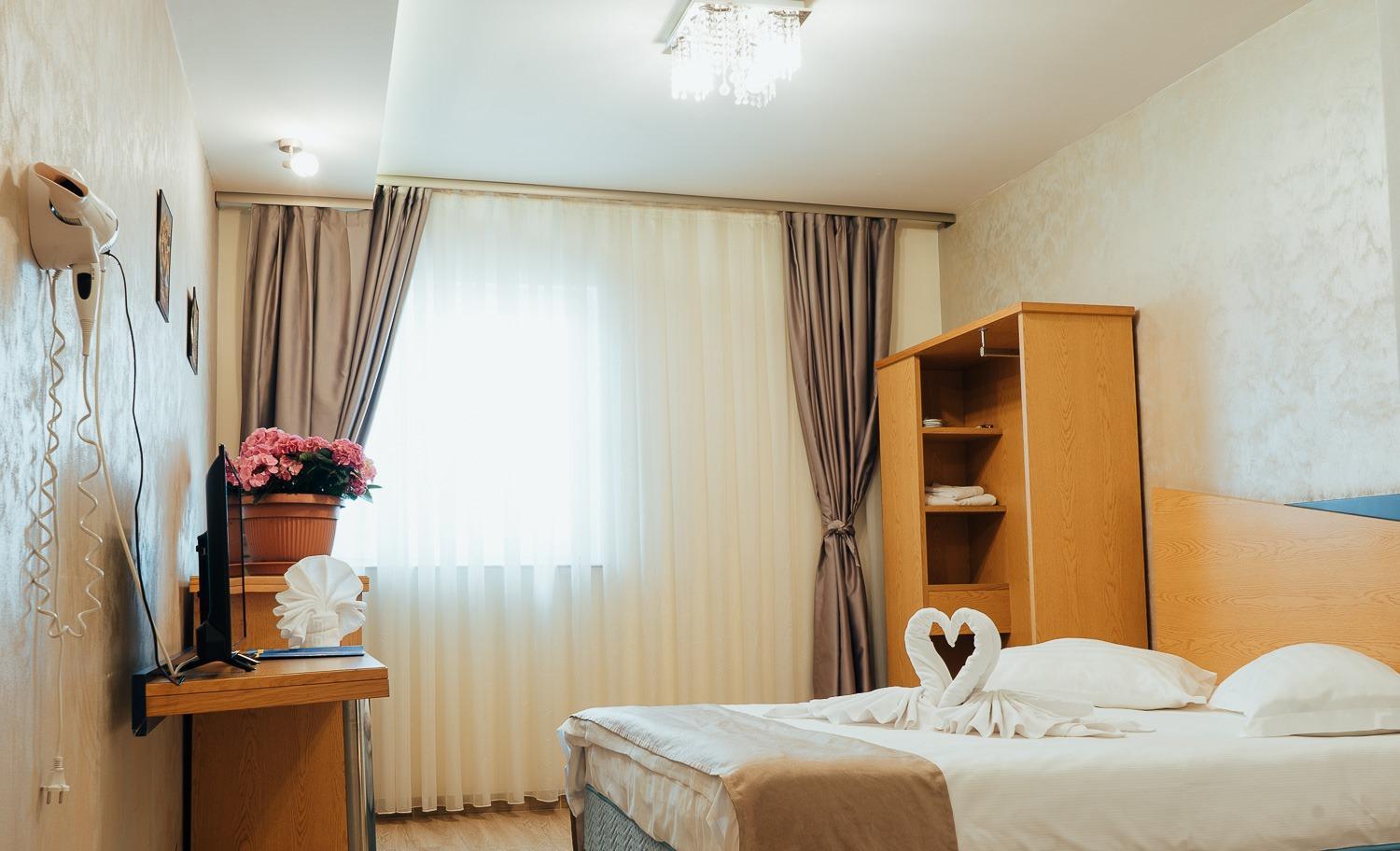 Bors Iris Hotel מראה חיצוני תמונה