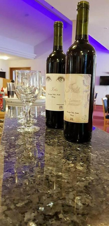 Bors Iris Hotel מראה חיצוני תמונה
