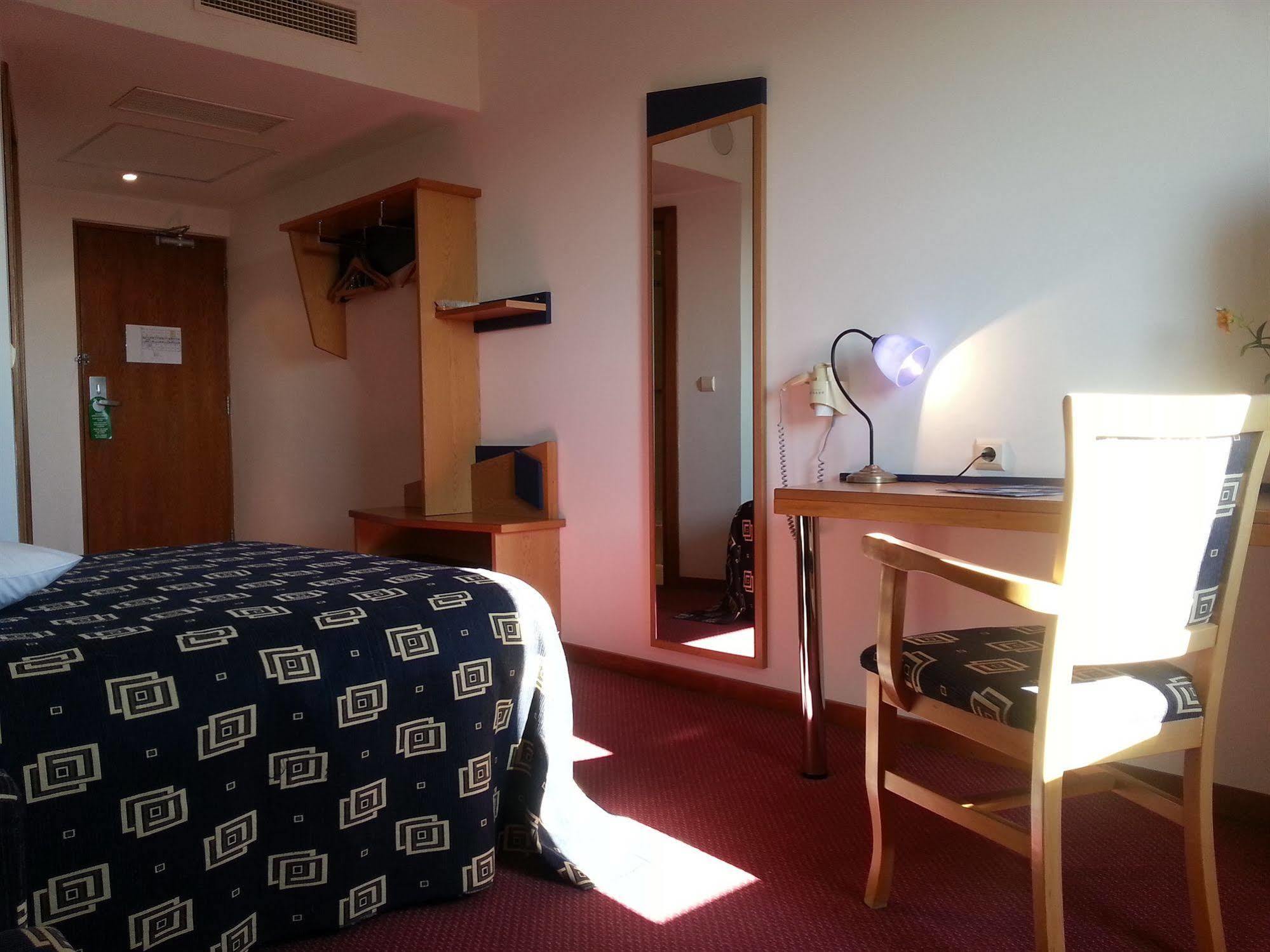 Bors Iris Hotel מראה חיצוני תמונה