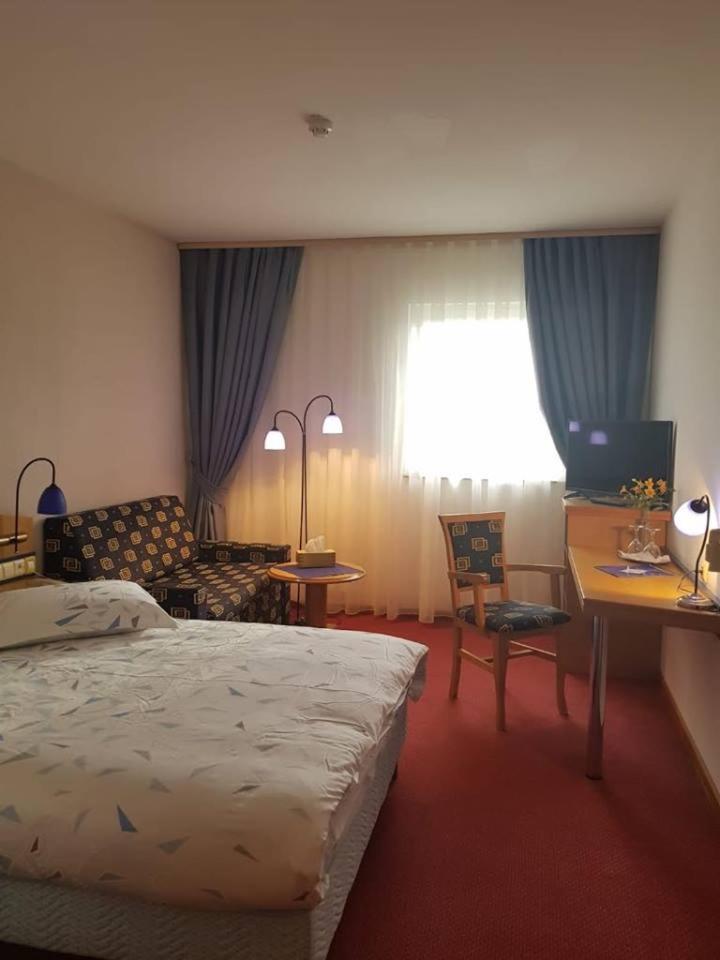 Bors Iris Hotel מראה חיצוני תמונה