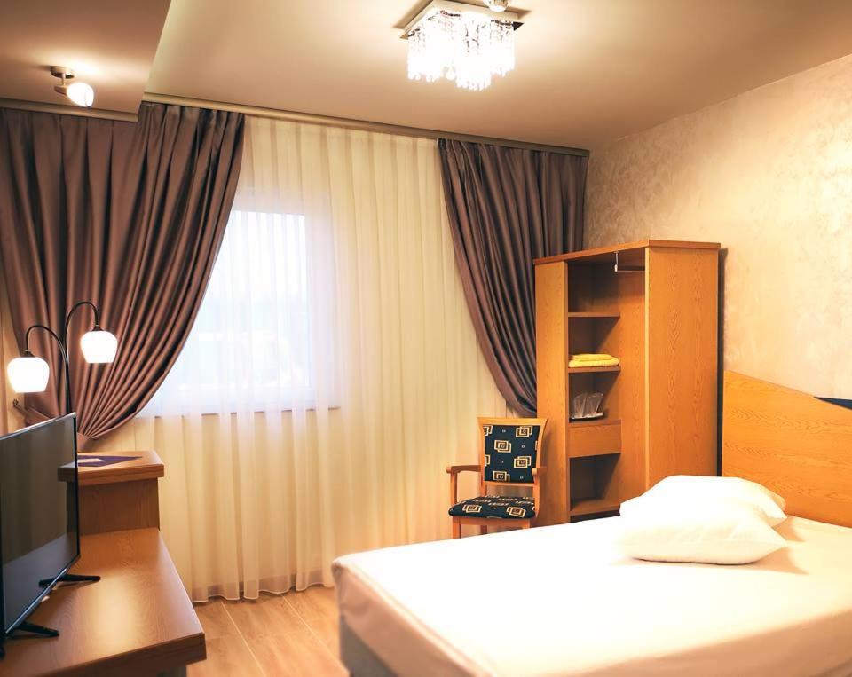 Bors Iris Hotel מראה חיצוני תמונה