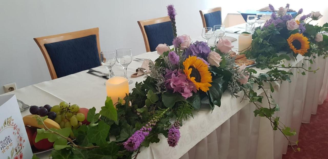 Bors Iris Hotel מראה חיצוני תמונה
