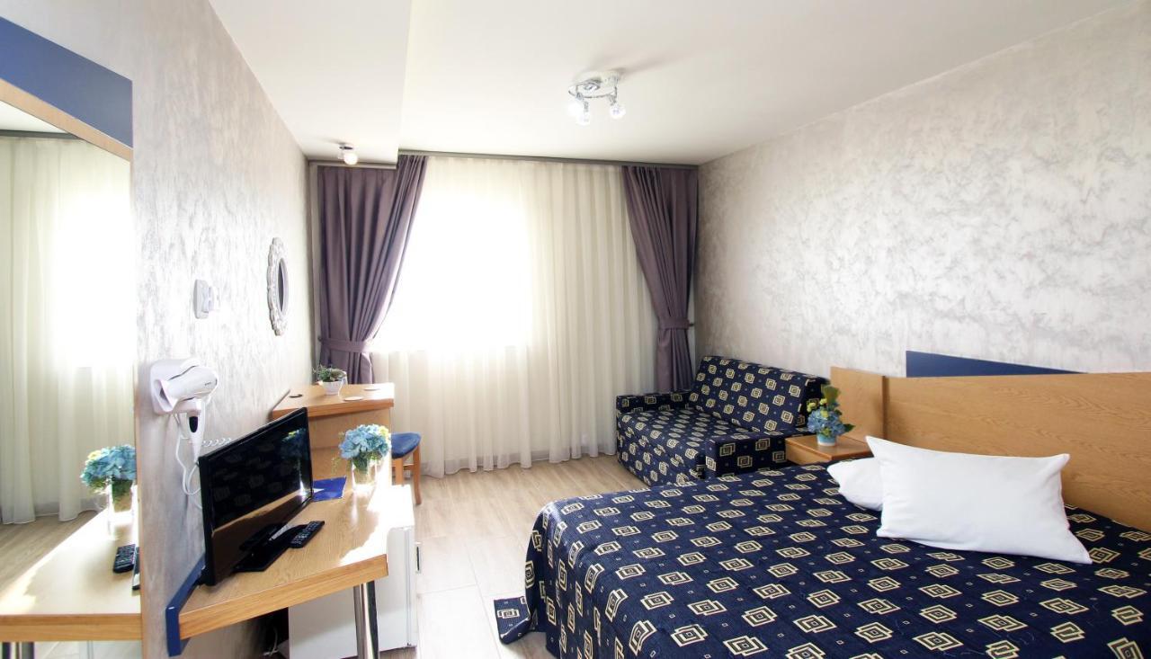 Bors Iris Hotel מראה חיצוני תמונה
