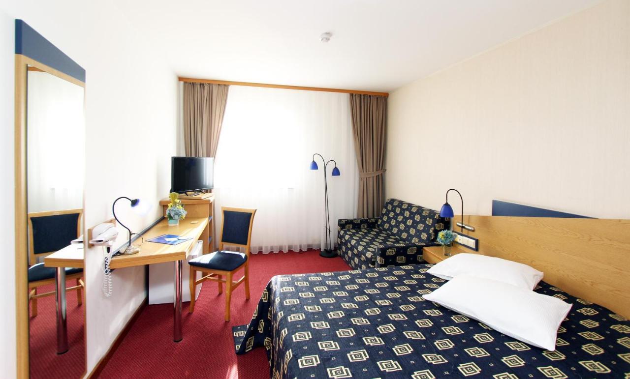 Bors Iris Hotel מראה חיצוני תמונה